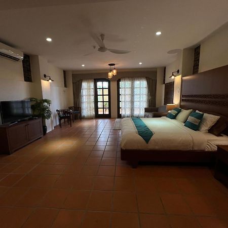 Botanica Mansion Bed & Breakfast Balik Pulau Exterior photo