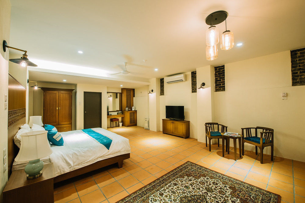 Botanica Mansion Bed & Breakfast Balik Pulau Exterior photo